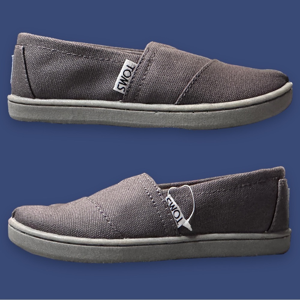 πHOST PICKπ NWB TOMβs Ash Grey Kids Canvas Slip On. Size K12 π§π»π§πΌπ§πΎ - Picture 6 of 11